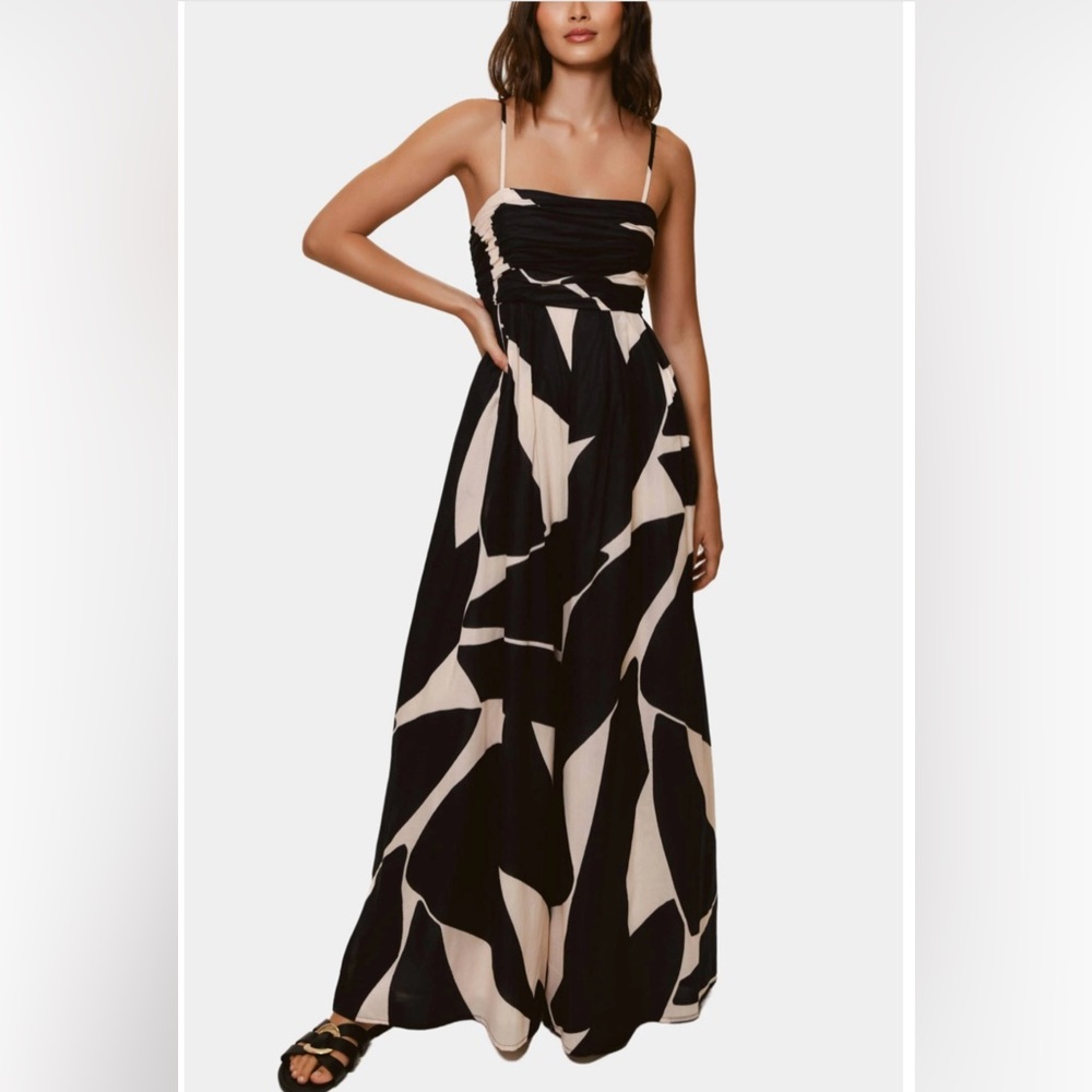 Elegant Black and White Strapless Jumpsuit for Cocktail Events